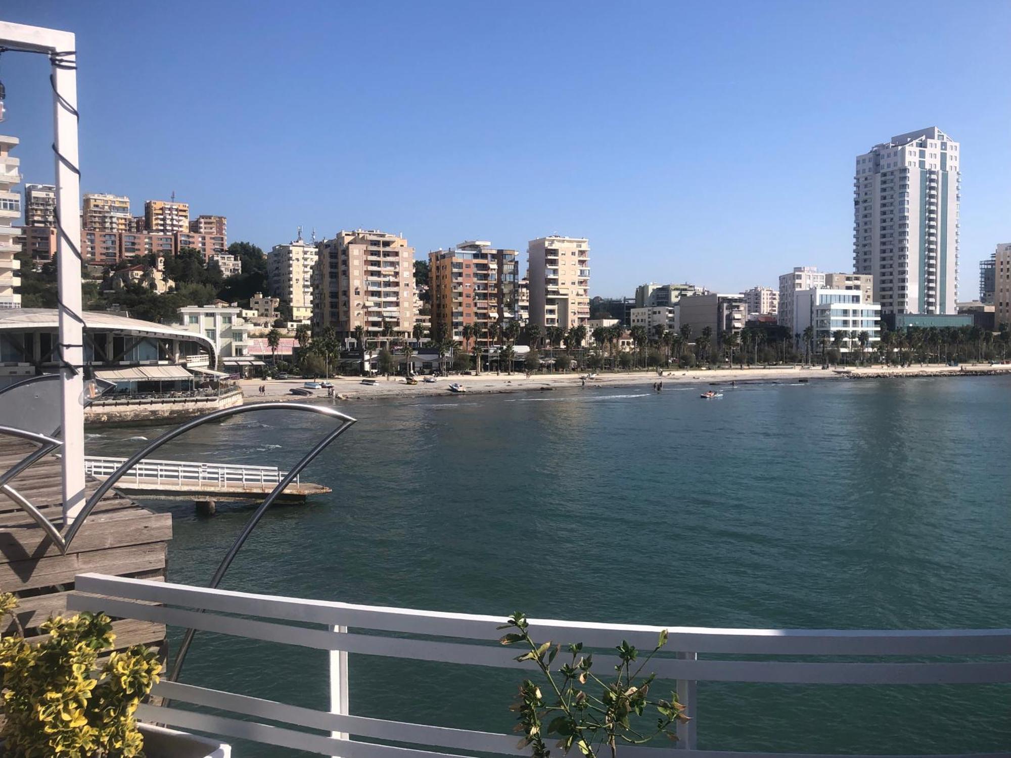 Vollga Four Seasons Apartment Durrës Kültér fotó